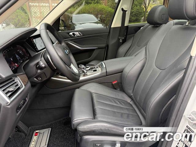 BMW X5 2022 — Фото 8/20