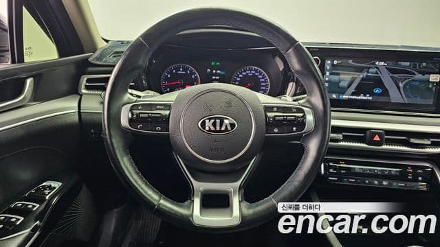 Kia K5 2020 — ფოტო 13/20