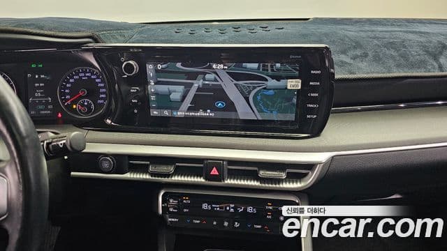 Kia K5 2020 — ფოტო 14/20