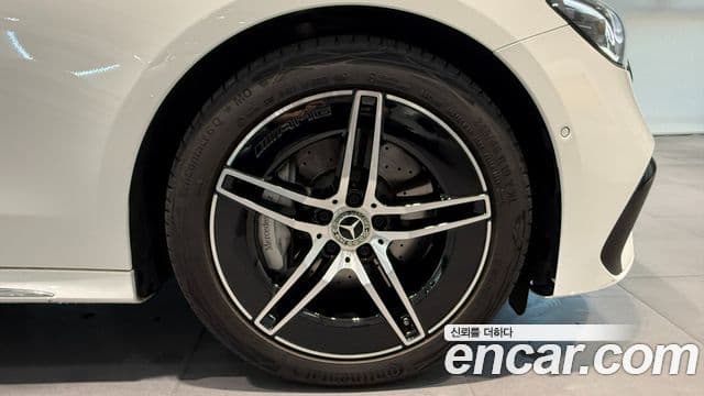 Mercedes-Benz E-Class 2025 — Şəkil 12/17