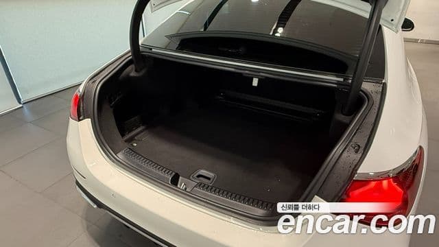 Mercedes-Benz E-Class 2025 — Şəkil 13/17