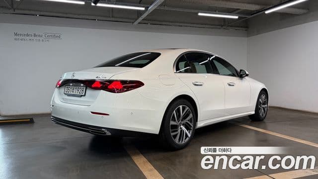 Mercedes-Benz E-Class 2025 — ფოტო 1/20