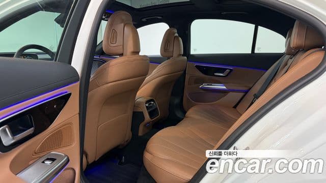 Mercedes-Benz E-Class 2025 — ფოტო 11/20