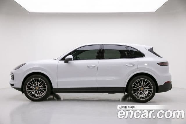 Porsche Cayenne 2021 — Photo 7/20