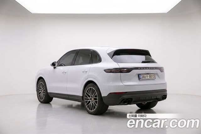Porsche Cayenne 2021 — Photo 12/20