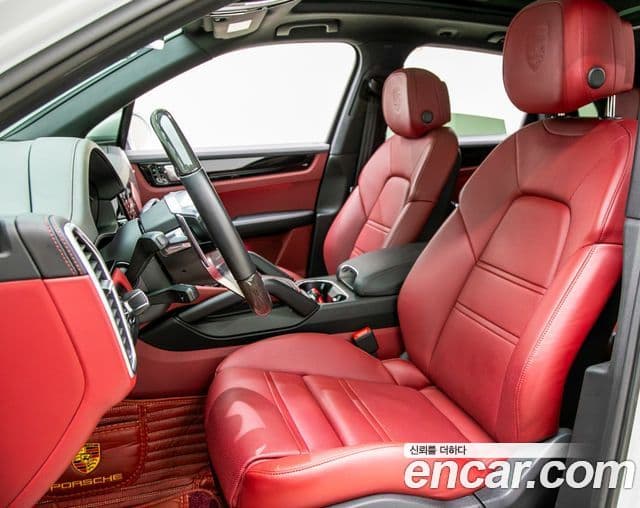 Porsche Cayenne 2021 — Photo 16/20