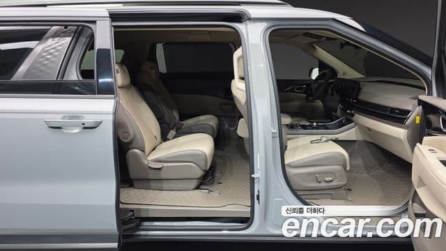 Kia Carnival 2025 — Şəkil 19/20
