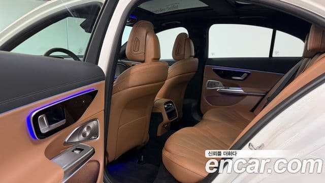 Mercedes-Benz E-Class 2025 — фото 12 из 20