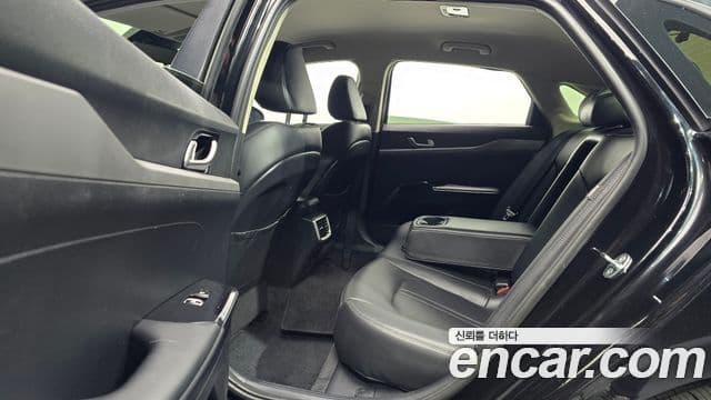 Kia K5 2021 — Şəkil 12/20