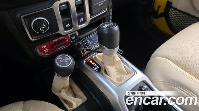 Jeep Wrangler 2020 — Şəkil 9/20