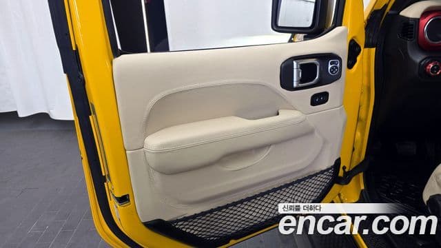 Jeep Wrangler 2020 — Şəkil 19/30