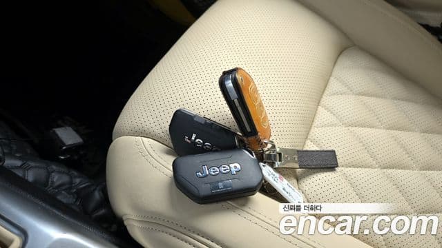 Jeep Wrangler 2020 — Şəkil 13/30