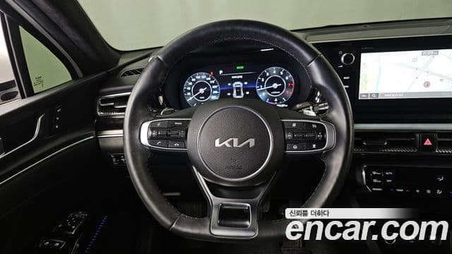 Kia K5 2023 — Şəkil 13/20