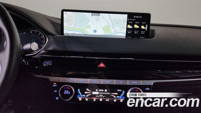 Genesis Electrified G80 2022 — Şəkil 13/20