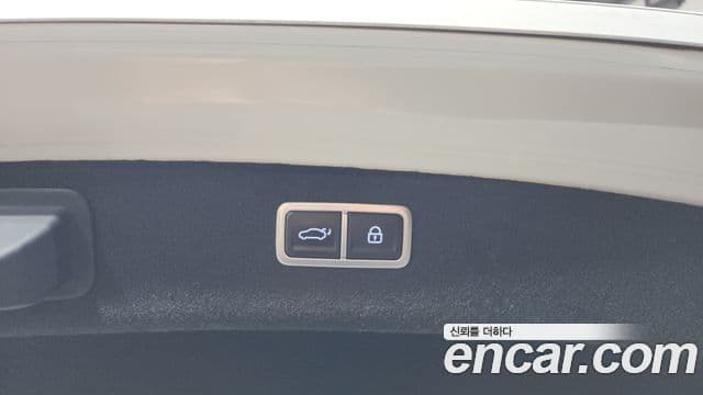 Genesis Electrified G80 2022 — Şəkil 19/20
