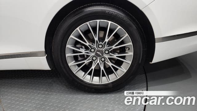 Genesis G80 2022 — Photo 16/37