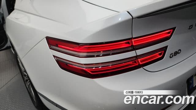 Genesis G80 2022 — Photo 29/37