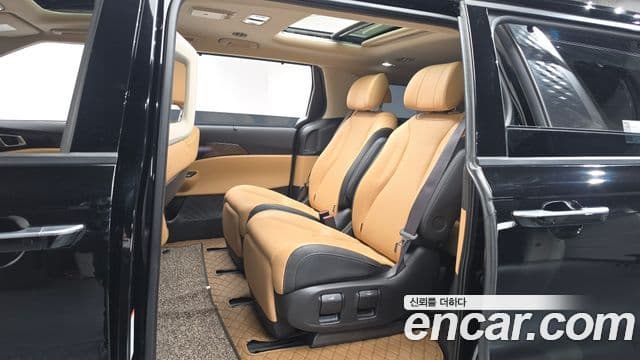 Kia Carnival 2022 — Фото 11/20