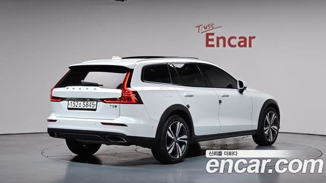 Volvo V60 Cross Country 2020 — Şəkil 2/20