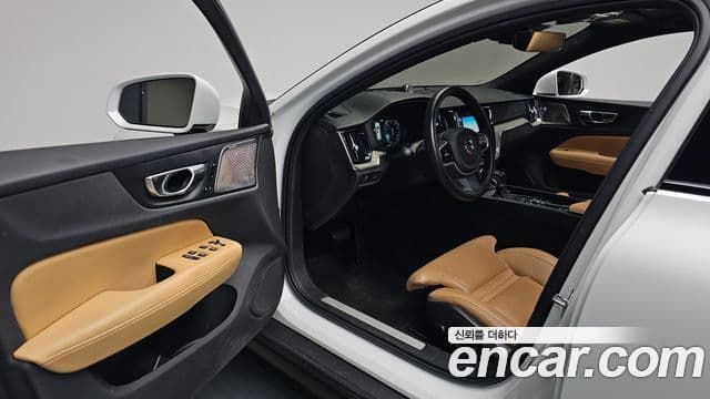 Volvo V60 Cross Country 2020 — Şəkil 10/20