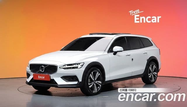 Volvo V60 Cross Country 2020 — Şəkil 1/20