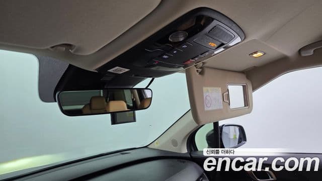 Kia Carnival 2022 — Фото 18/20