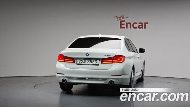 BMW 5 Series 2019 — ფოტო 4/20
