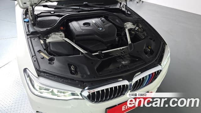 BMW 5 Series 2019 — ფოტო 6/20