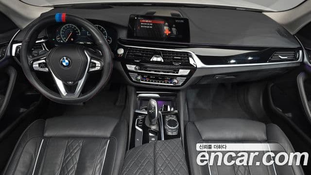 BMW 5 Series 2019 — ფოტო 7/20