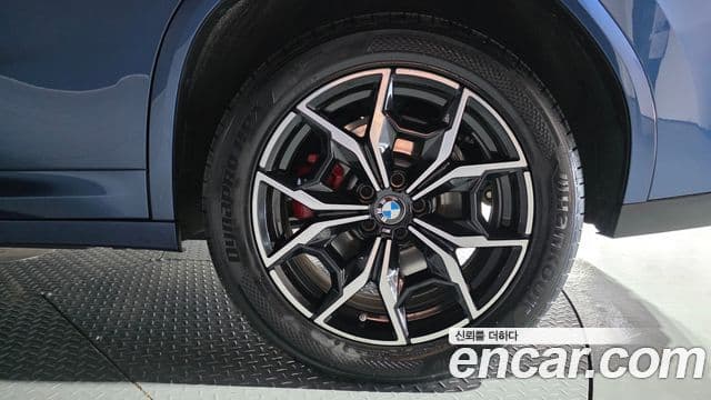 BMW X4 2022 — Photo 19/20