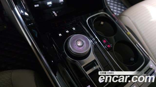 Kia Carnival 2021 — Photo 7/20