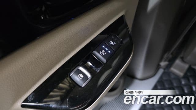 Kia Carnival 2021 — Photo 1/20
