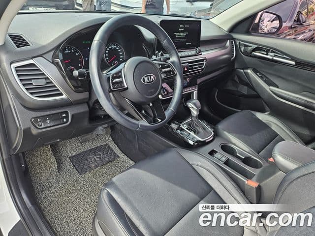 Kia Seltos 2020 — фото 6 из 20