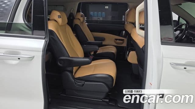 Kia Carnival 2021 — Фото 12/20