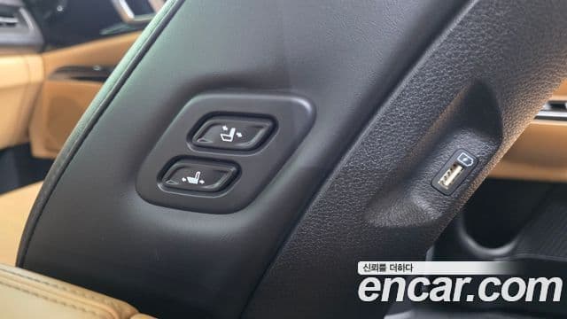 Kia Carnival 2021 — Фото 17/20
