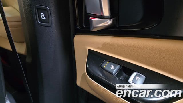 Kia Carnival 2021 — Фото 18/20