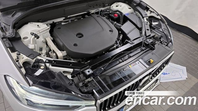 Volvo XC60 2022 — Photo 9/34