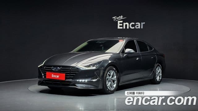 Hyundai Sonata 2019 — Фото 1/20
