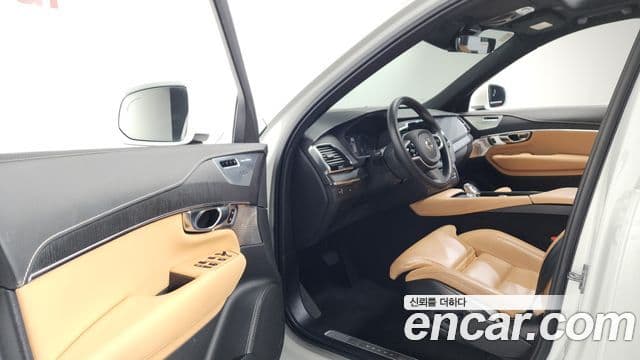 Volvo XC90 2021 — ფოტო 10/20