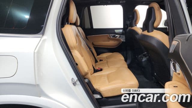 Volvo XC90 2021 — ფოტო 11/20