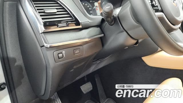 Volvo XC90 2021 — Photo 18/39