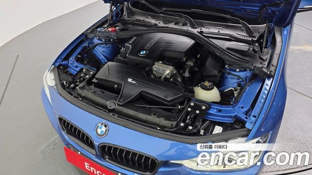 BMW 3 Series 2018 — фото 5 из 20
