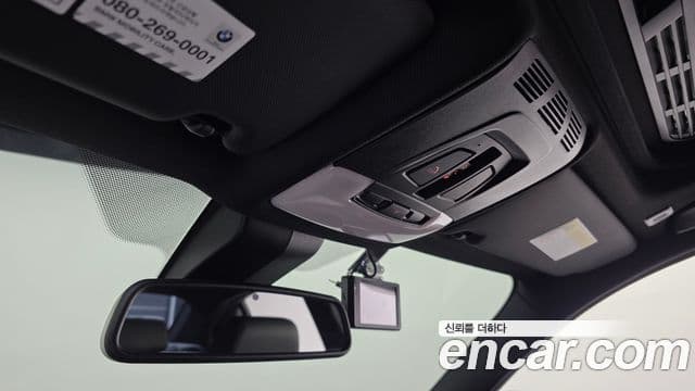 BMW 3 Series 2018 — фото 17 из 20