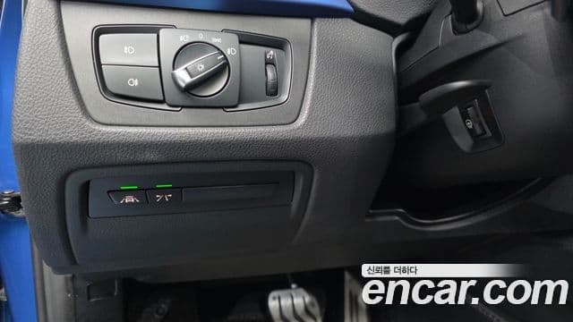 BMW 3 Series 2018 — фото 18 из 20