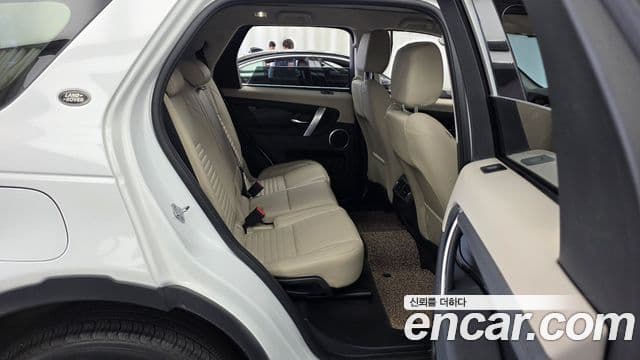 Land Rover Discovery Sport 2021 — фото 12 из 20