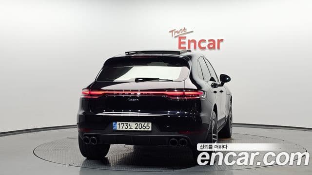 Porsche Macan 2019 — ფოტო 4/20