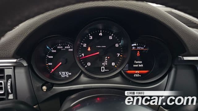 Porsche Macan 2019 — ფოტო 8/20
