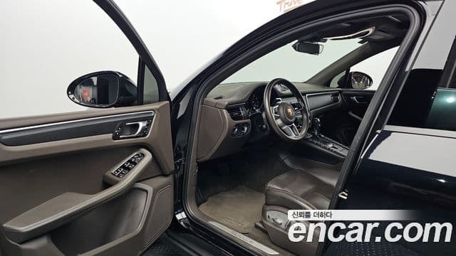 Porsche Macan 2019 — ფოტო 10/20