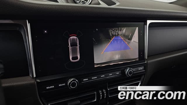 Porsche Macan 2019 — ფოტო 15/20