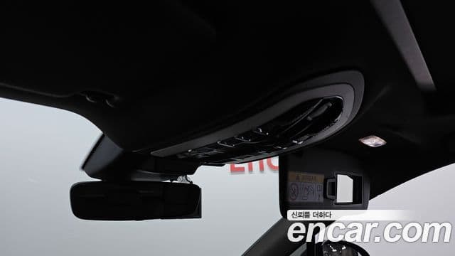 Porsche Macan 2019 — ფოტო 19/20